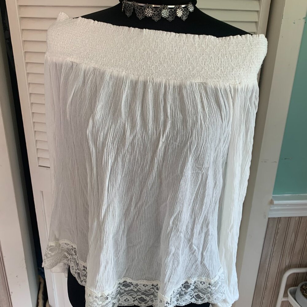 🍁Violeta By Mango Off the shoulder blouse  with lace trim size L - Picture 2 of 7